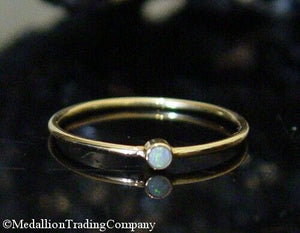 14k Yellow Gold Zoe Chicco Stacking Band Bezel Set Opal Ring size 6.5