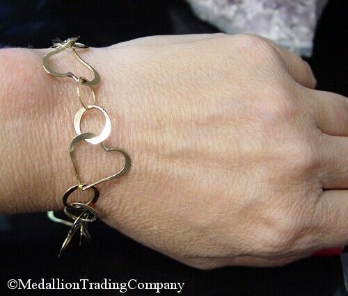 Artisan 14K Yellow Gold 17mm Geometric Open Heart Circle Chain Link Bracelet