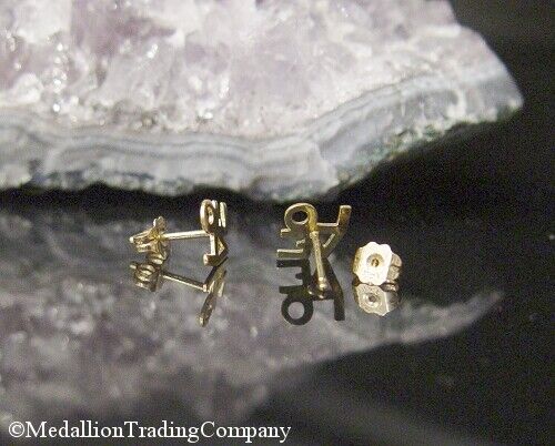 14k Yellow Gold Block Letters LOVE Word Stud Earrings 7mm Square