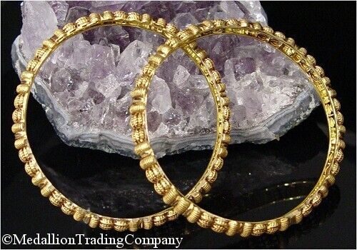 21K Solid Yellow Gold 8mm Openwork Leaf Round Bangle Bracelet Pair 28.47 Grams