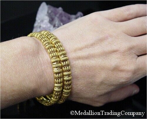 21K Solid Yellow Gold 8mm Openwork Leaf Round Bangle Bracelet Pair 28.47 Grams